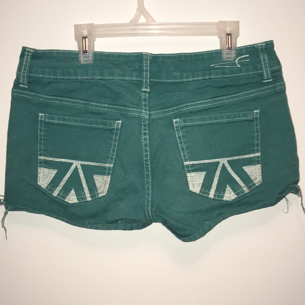 American Eagle Outfitters π¦
Green Cuffed Shorts 6 - Picture 1 of 8